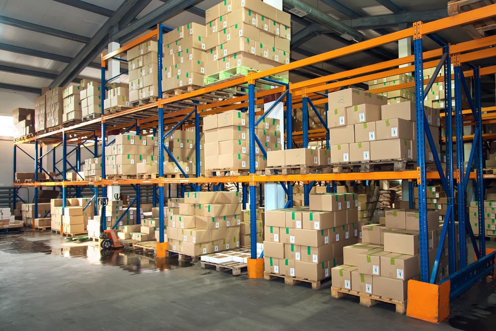Large,Hangar,Warehouse,Of,Industrial,And,Logistics,Companies.,Long,Shelves